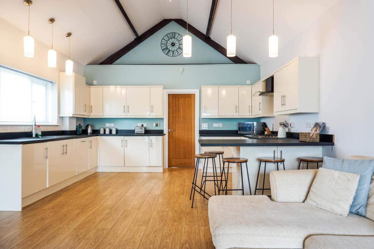 The Beach House - Fully Refurbed March 2024 Oystermouth 외부 사진