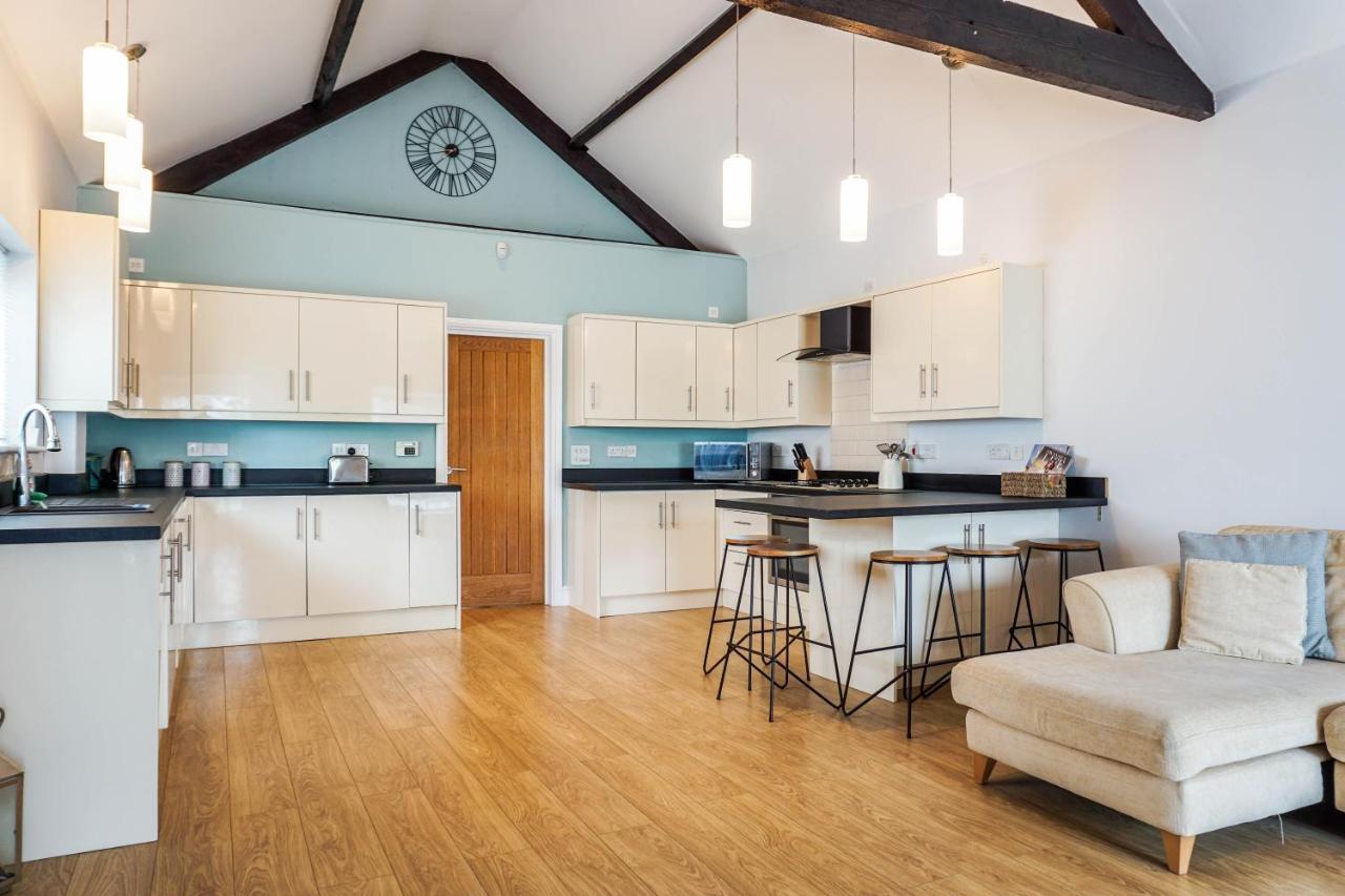 The Beach House - Fully Refurbed March 2024 Oystermouth 외부 사진